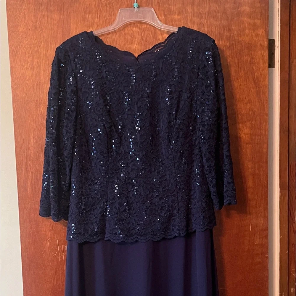 Alex Evenings Midnight Lace Gown - Picture 3 of 4